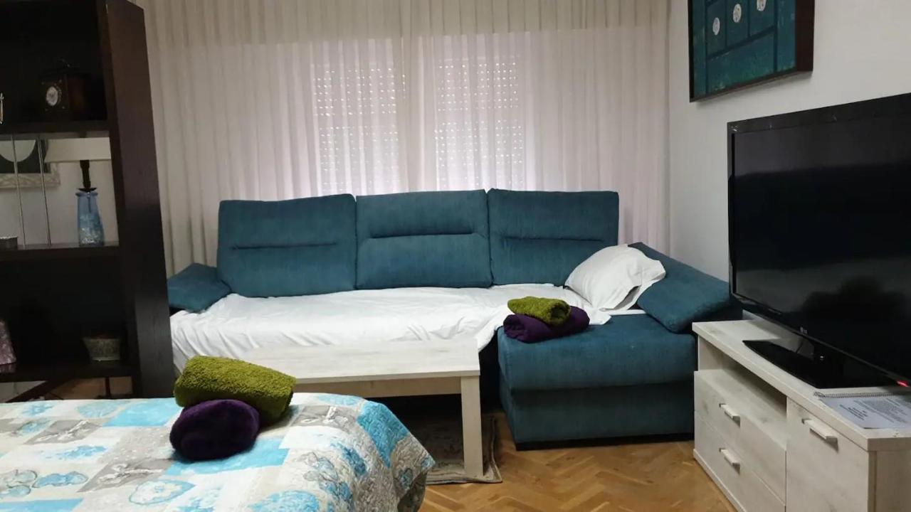 Ferienwohnung Alojamiento Adelfas Madrid Exterior foto