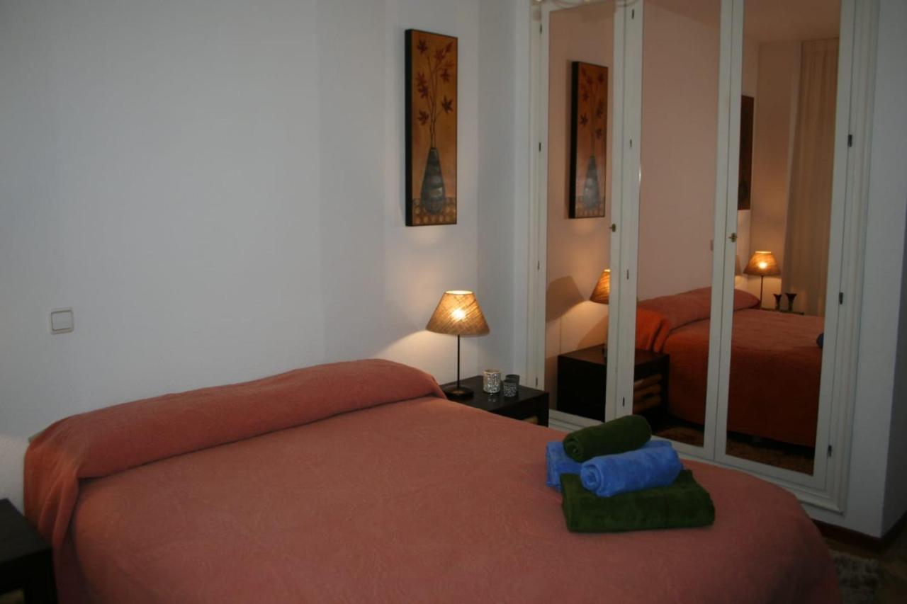 Ferienwohnung Alojamiento Adelfas Madrid Exterior foto